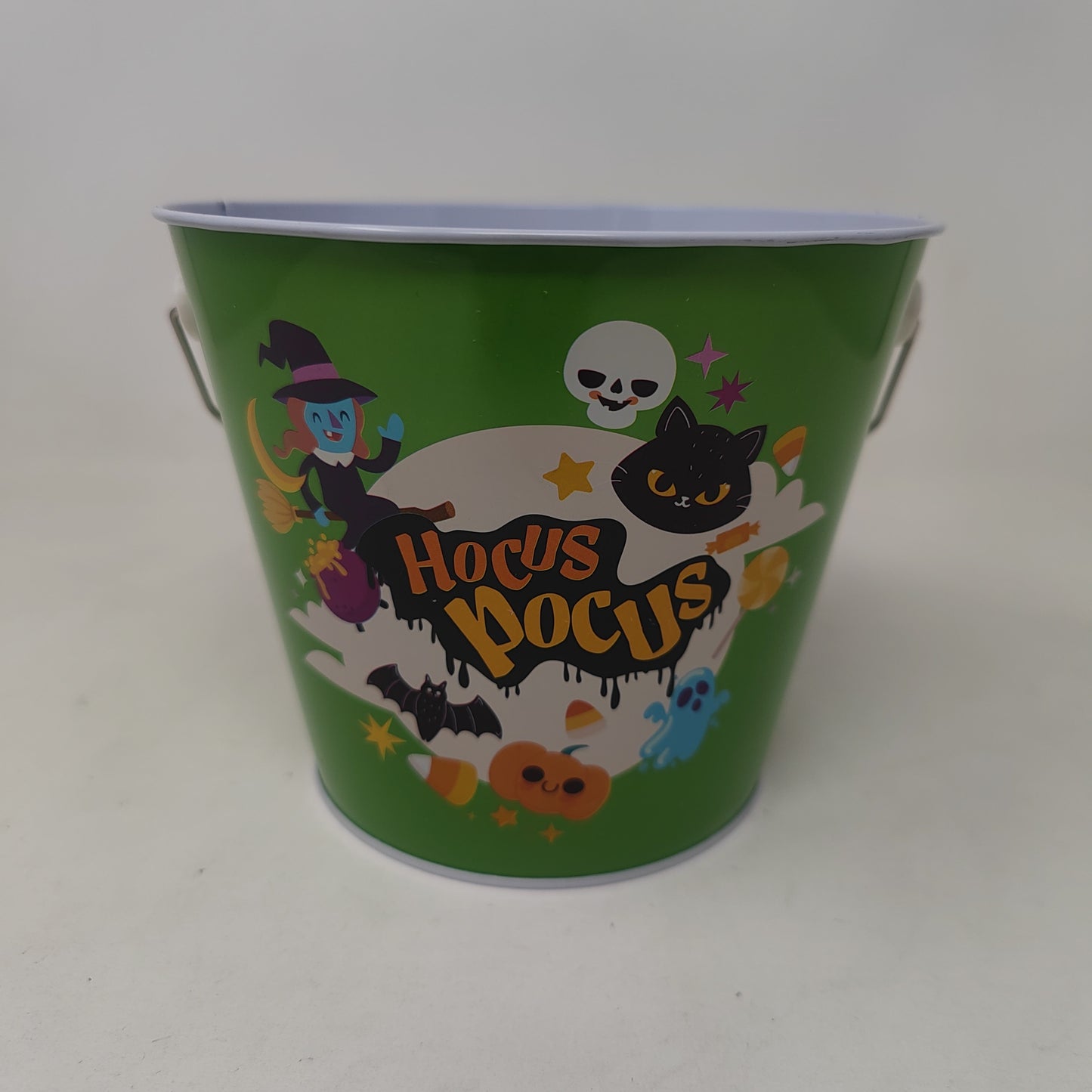 Trick or treta bucket