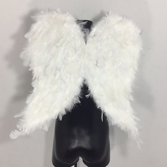 Alas plumas blancas